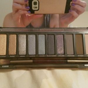 Eyeshadow palette